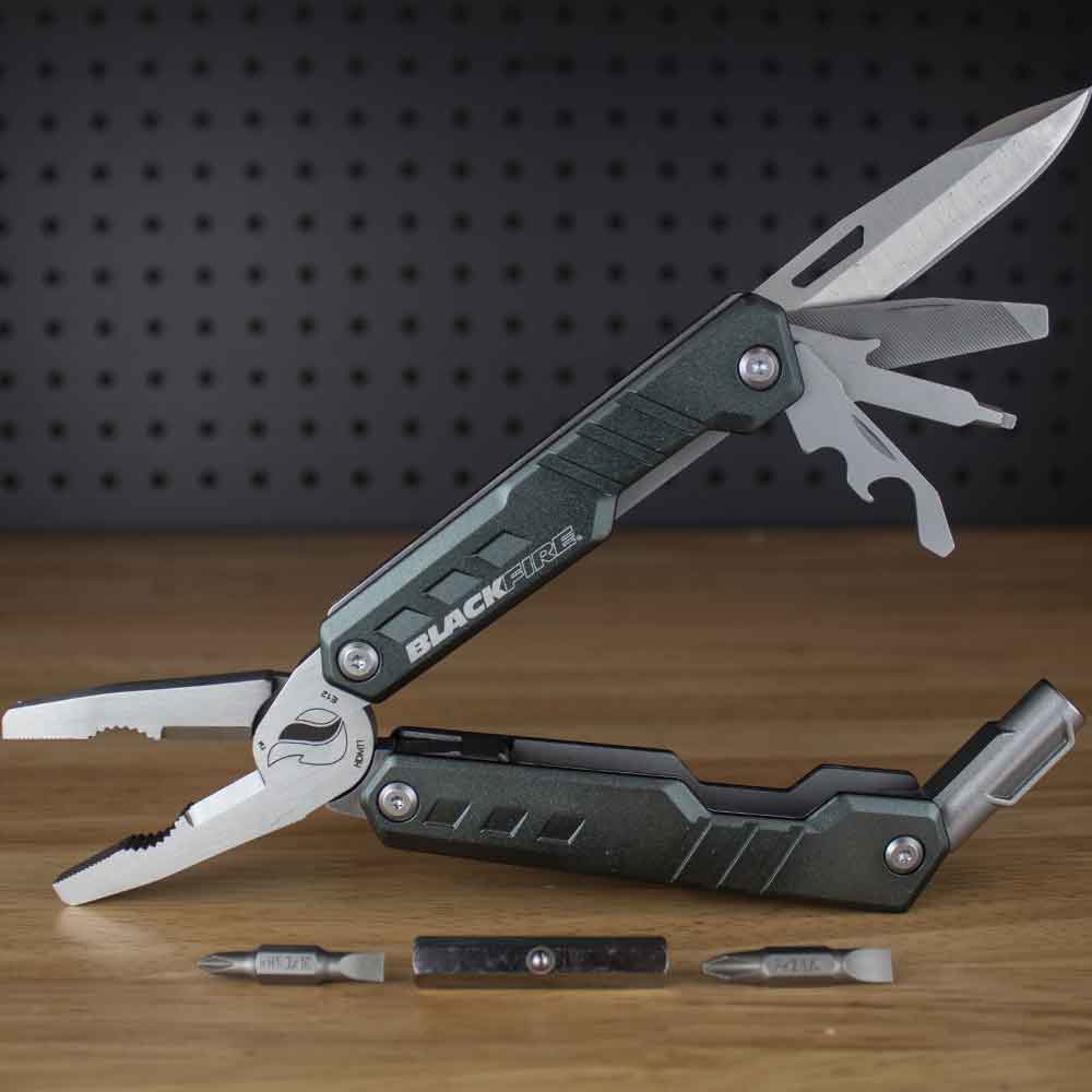 Heavy-Duty Multi Tool alternate image 3