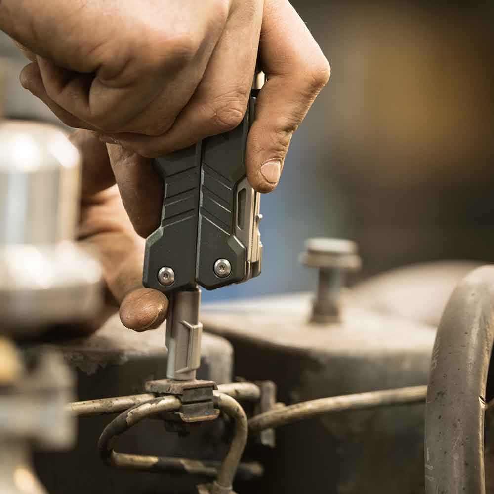 Heavy-Duty Multi Tool alternate image 5